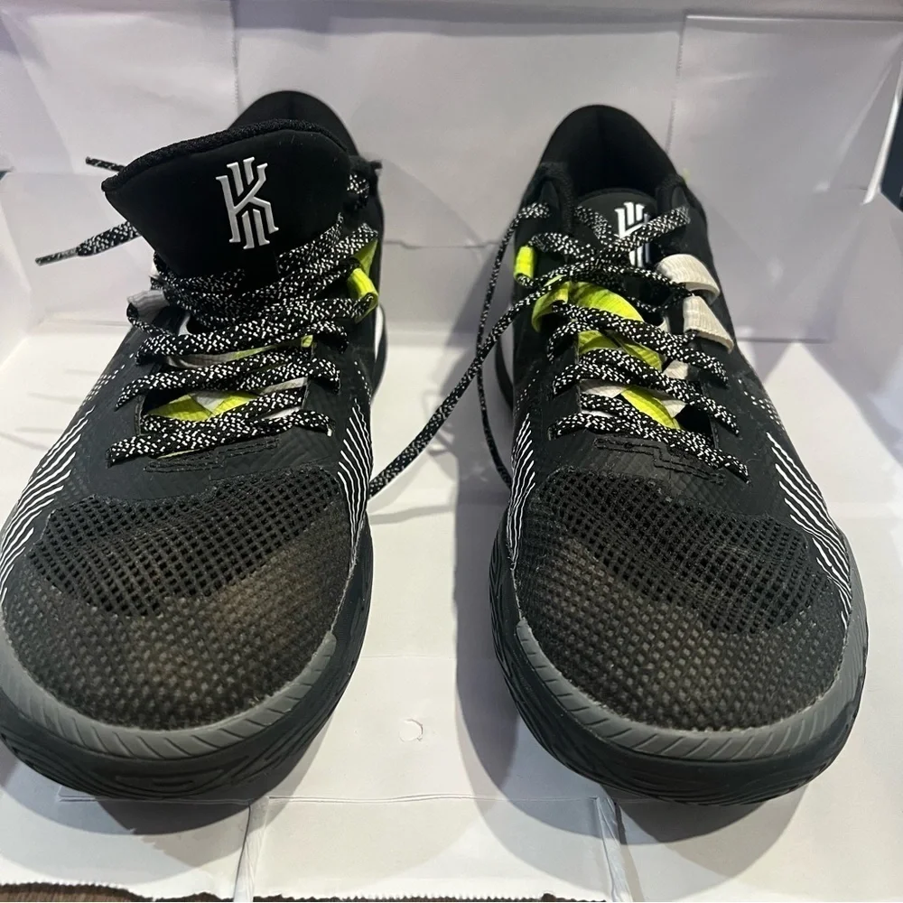 Nike Kyrie Flytrap 5 Black Cool Grey Basketball Sneakers Size 10